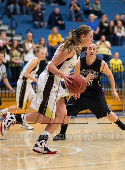 Thumbnail 2 in Riverton vs. Davis (UHSAA 5A Quarterfinal) photogallery.