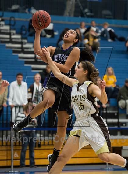 Thumbnail 1 in Riverton vs. Davis (UHSAA 5A Quarterfinal) photogallery.