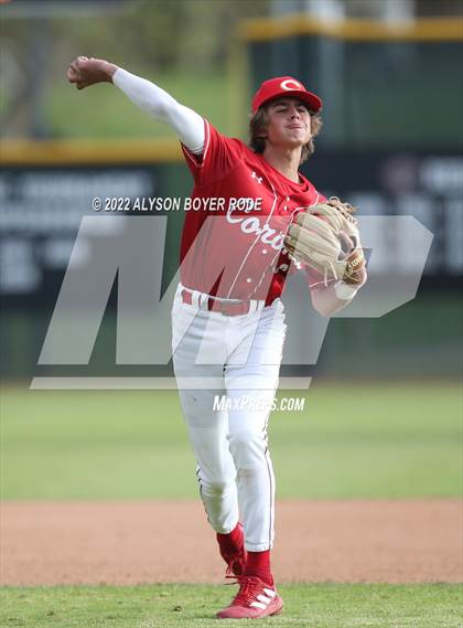 Thumbnail 1 in Alemany vs. Corona photogallery.