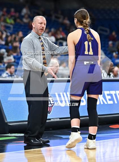 Thumbnail 1 in Gruver vs San Saba (UIL 2A State Semifinal) photogallery.