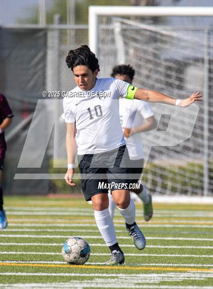 Thumbnail 1 in Davenport vs. Hidalgo (UIL Soccer Region IV 4A Division 1 Semifinal) photogallery.