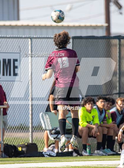 Thumbnail 1 in Davenport vs. Hidalgo (UIL Soccer Region IV 4A Division 1 Semifinal) photogallery.