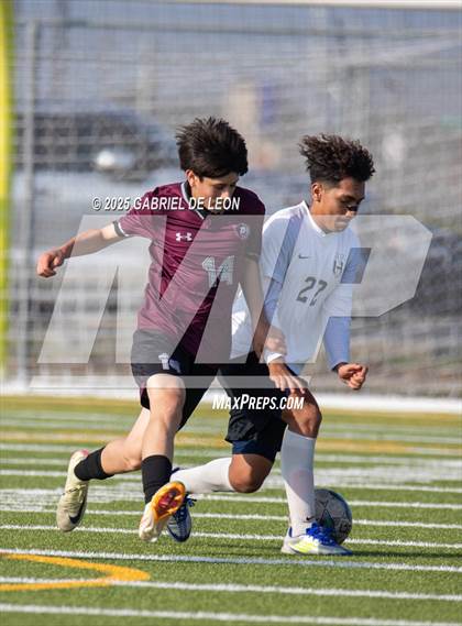 Thumbnail 1 in Davenport vs. Hidalgo (UIL Soccer Region IV 4A Division 1 Semifinal) photogallery.