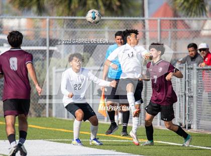 Thumbnail 2 in Davenport vs. Hidalgo (UIL Soccer Region IV 4A Division 1 Semifinal) photogallery.