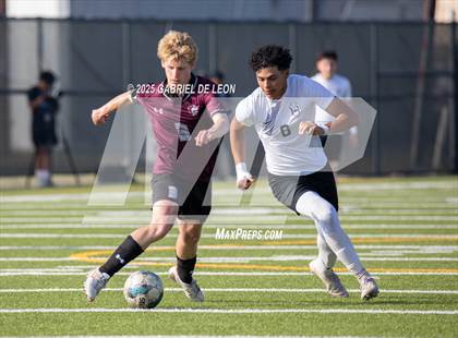 Thumbnail 3 in Davenport vs. Hidalgo (UIL Soccer Region IV 4A Division 1 Semifinal) photogallery.