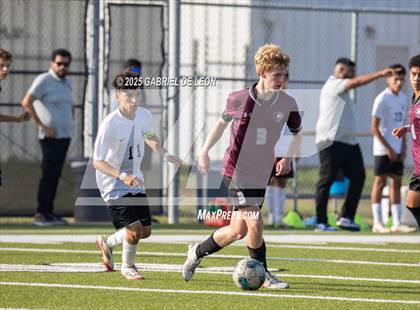 Thumbnail 2 in Davenport vs. Hidalgo (UIL Soccer Region IV 4A Division 1 Semifinal) photogallery.