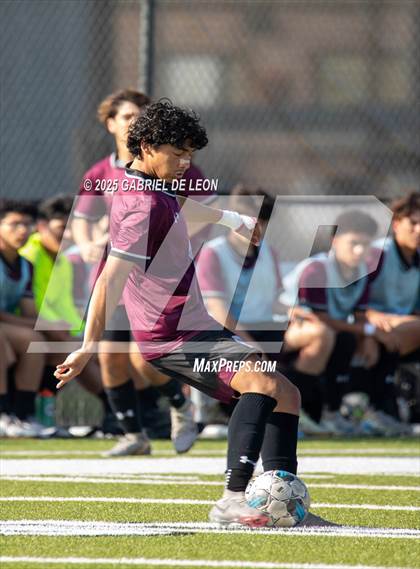 Thumbnail 1 in Davenport vs. Hidalgo (UIL Soccer Region IV 4A Division 1 Semifinal) photogallery.