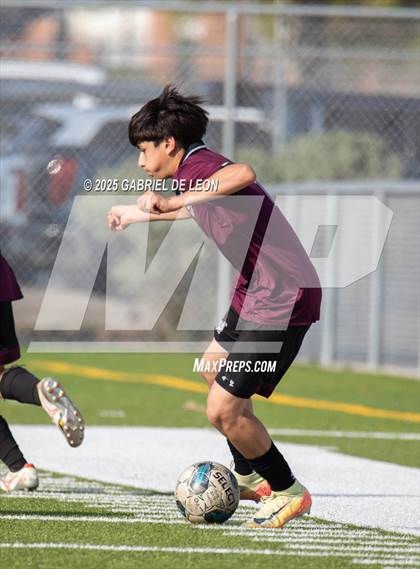 Thumbnail 1 in Davenport vs. Hidalgo (UIL Soccer Region IV 4A Division 1 Semifinal) photogallery.
