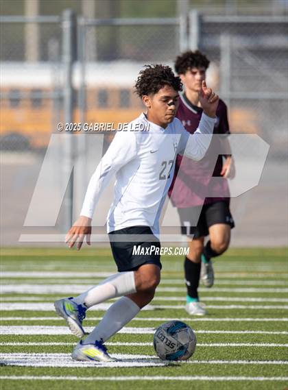 Thumbnail 2 in Davenport vs. Hidalgo (UIL Soccer Region IV 4A Division 1 Semifinal) photogallery.