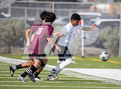 Thumbnail 1 in Davenport vs. Hidalgo (UIL Soccer Region IV 4A Division 1 Semifinal) photogallery.