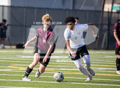 Thumbnail 1 in Davenport vs. Hidalgo (UIL Soccer Region IV 4A Division 1 Semifinal) photogallery.