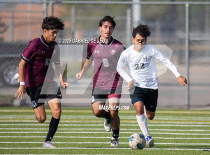 Thumbnail 2 in Davenport vs. Hidalgo (UIL Soccer Region IV 4A Division 1 Semifinal) photogallery.