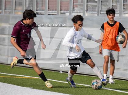 Thumbnail 3 in Davenport vs. Hidalgo (UIL Soccer Region IV 4A Division 1 Semifinal) photogallery.