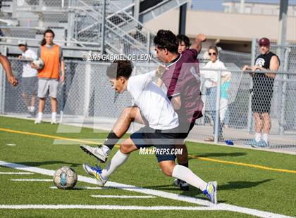 Thumbnail 2 in Davenport vs. Hidalgo (UIL Soccer Region IV 4A Division 1 Semifinal) photogallery.