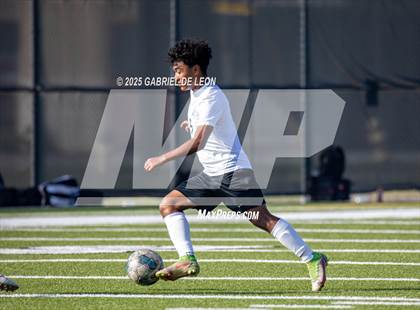 Thumbnail 2 in Davenport vs. Hidalgo (UIL Soccer Region IV 4A Division 1 Semifinal) photogallery.