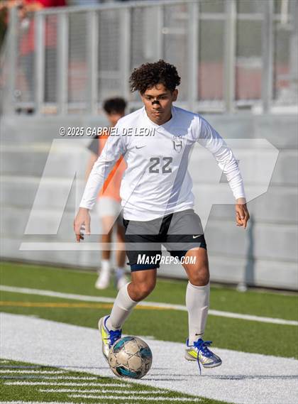 Thumbnail 1 in Davenport vs. Hidalgo (UIL Soccer Region IV 4A Division 1 Semifinal) photogallery.