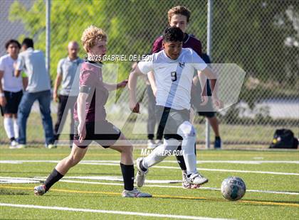 Thumbnail 2 in Davenport vs. Hidalgo (UIL Soccer Region IV 4A Division 1 Semifinal) photogallery.