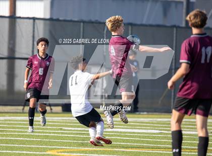 Thumbnail 2 in Davenport vs. Hidalgo (UIL Soccer Region IV 4A Division 1 Semifinal) photogallery.