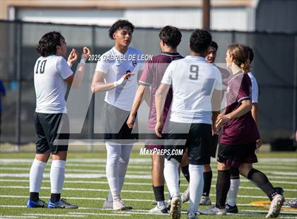 Thumbnail 2 in Davenport vs. Hidalgo (UIL Soccer Region IV 4A Division 1 Semifinal) photogallery.