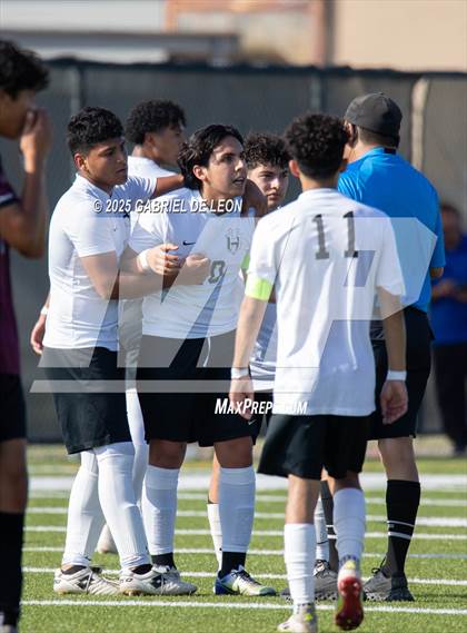 Thumbnail 1 in Davenport vs. Hidalgo (UIL Soccer Region IV 4A Division 1 Semifinal) photogallery.