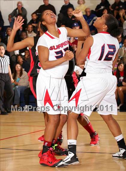 Thumbnail 1 in Bellarmine-Jefferson vs. Antelope Valley (CIF SS Playoffs) photogallery.