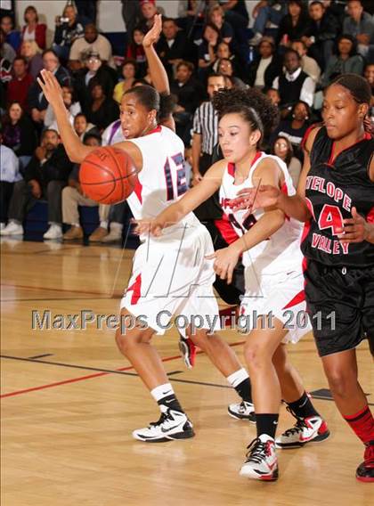 Thumbnail 3 in Bellarmine-Jefferson vs. Antelope Valley (CIF SS Playoffs) photogallery.