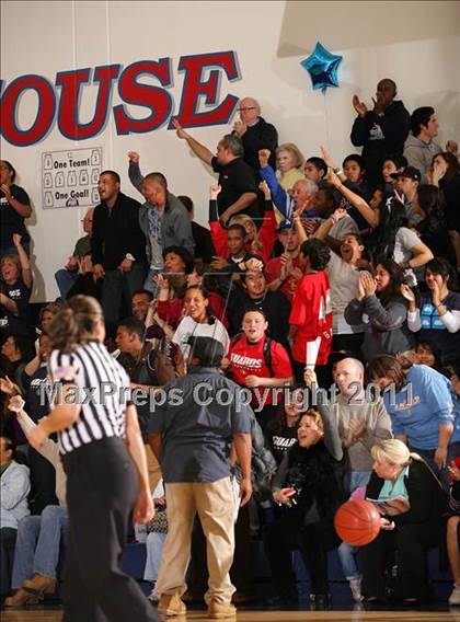 Thumbnail 3 in Bellarmine-Jefferson vs. Antelope Valley (CIF SS Playoffs) photogallery.