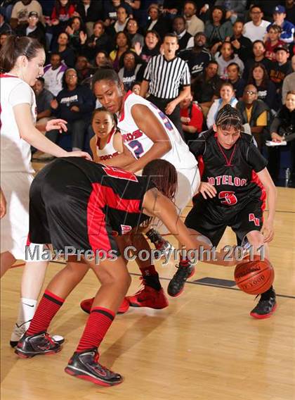 Thumbnail 2 in Bellarmine-Jefferson vs. Antelope Valley (CIF SS Playoffs) photogallery.