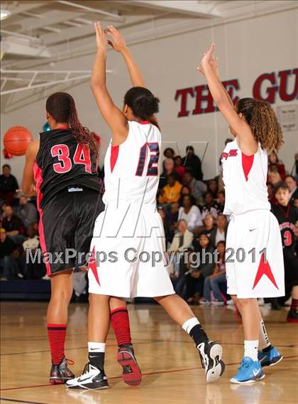 Thumbnail 1 in Bellarmine-Jefferson vs. Antelope Valley (CIF SS Playoffs) photogallery.