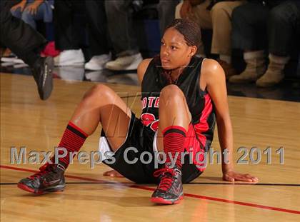 Thumbnail 2 in Bellarmine-Jefferson vs. Antelope Valley (CIF SS Playoffs) photogallery.