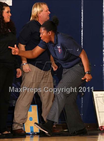 Thumbnail 2 in Bellarmine-Jefferson vs. Antelope Valley (CIF SS Playoffs) photogallery.