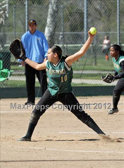 Thumbnail 1 in Center vs. Monterey Trail (Victory Pre-Season T.O.C.) photogallery.