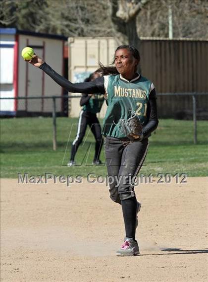 Thumbnail 3 in Center vs. Monterey Trail (Victory Pre-Season T.O.C.) photogallery.
