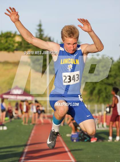 Thumbnail 1 in SacTown Races (Triple Jump and Shot Put) photogallery.