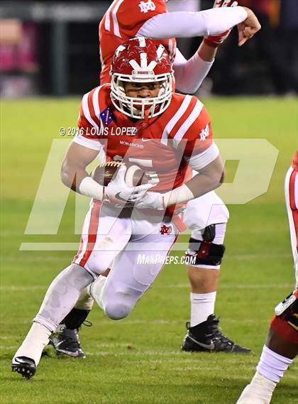 Thumbnail 3 in Mater Dei vs. St. John Bosco (CIF SS Division 1 Final) photogallery.