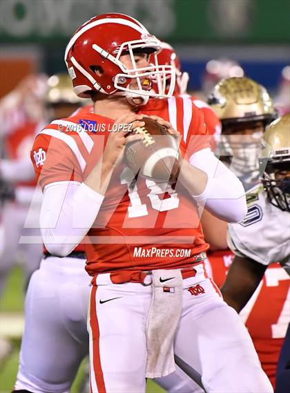 Thumbnail 3 in Mater Dei vs. St. John Bosco (CIF SS Division 1 Final) photogallery.