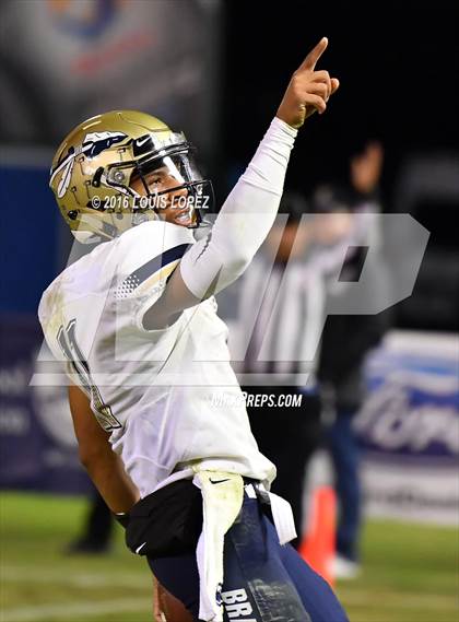Thumbnail 1 in Mater Dei vs. St. John Bosco (CIF SS Division 1 Final) photogallery.