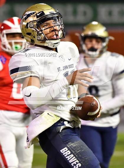 Thumbnail 3 in Mater Dei vs. St. John Bosco (CIF SS Division 1 Final) photogallery.