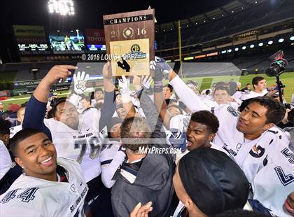 Thumbnail 2 in Mater Dei vs. St. John Bosco (CIF SS Division 1 Final) photogallery.