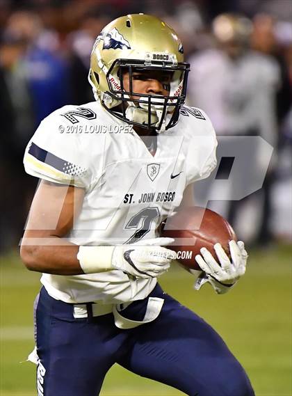 Thumbnail 2 in Mater Dei vs. St. John Bosco (CIF SS Division 1 Final) photogallery.