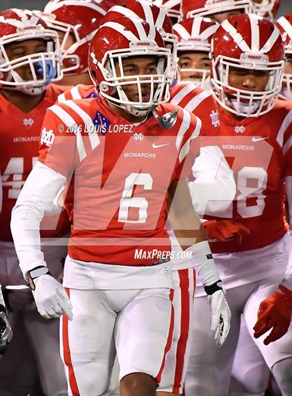 Thumbnail 3 in Mater Dei vs. St. John Bosco (CIF SS Division 1 Final) photogallery.