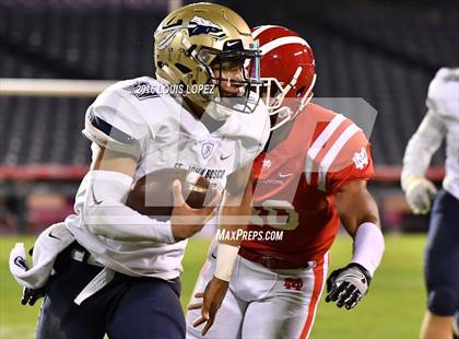 Thumbnail 2 in Mater Dei vs. St. John Bosco (CIF SS Division 1 Final) photogallery.