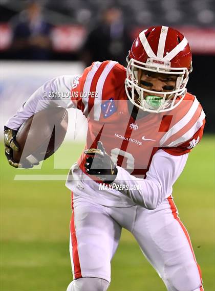 Thumbnail 1 in Mater Dei vs. St. John Bosco (CIF SS Division 1 Final) photogallery.