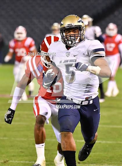 Thumbnail 3 in Mater Dei vs. St. John Bosco (CIF SS Division 1 Final) photogallery.