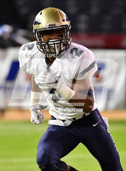 Thumbnail 3 in Mater Dei vs. St. John Bosco (CIF SS Division 1 Final) photogallery.