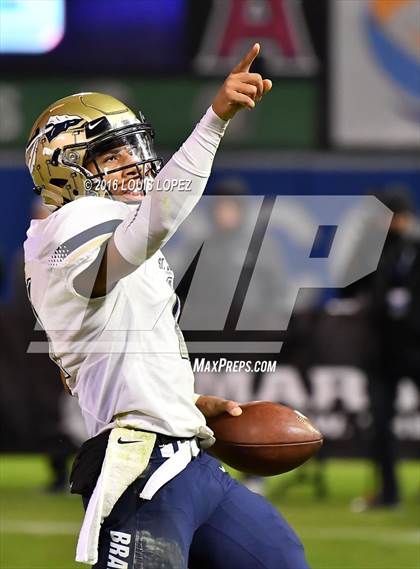 Thumbnail 3 in Mater Dei vs. St. John Bosco (CIF SS Division 1 Final) photogallery.