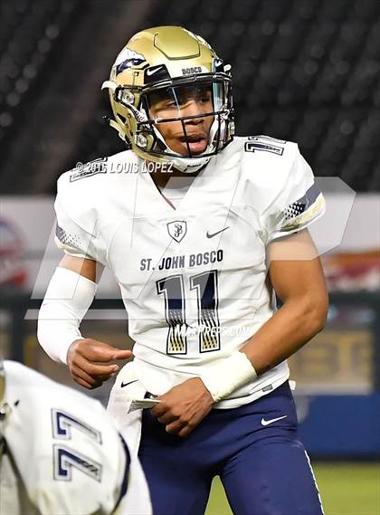 Thumbnail 3 in Mater Dei vs. St. John Bosco (CIF SS Division 1 Final) photogallery.