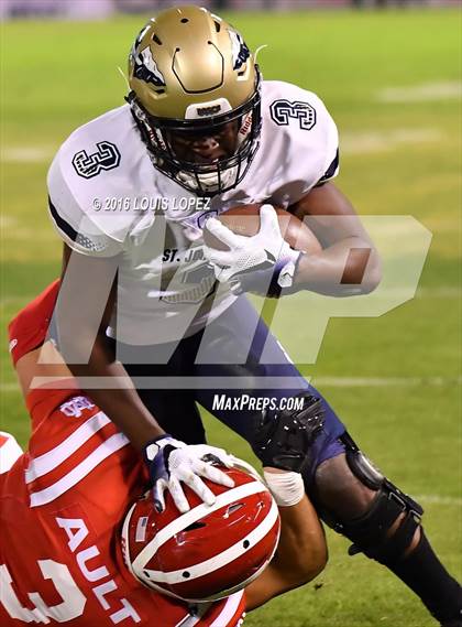 Thumbnail 2 in Mater Dei vs. St. John Bosco (CIF SS Division 1 Final) photogallery.