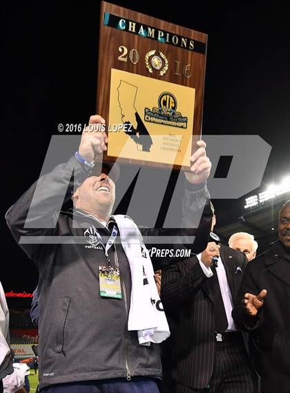 Thumbnail 3 in Mater Dei vs. St. John Bosco (CIF SS Division 1 Final) photogallery.