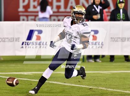 Thumbnail 2 in Mater Dei vs. St. John Bosco (CIF SS Division 1 Final) photogallery.